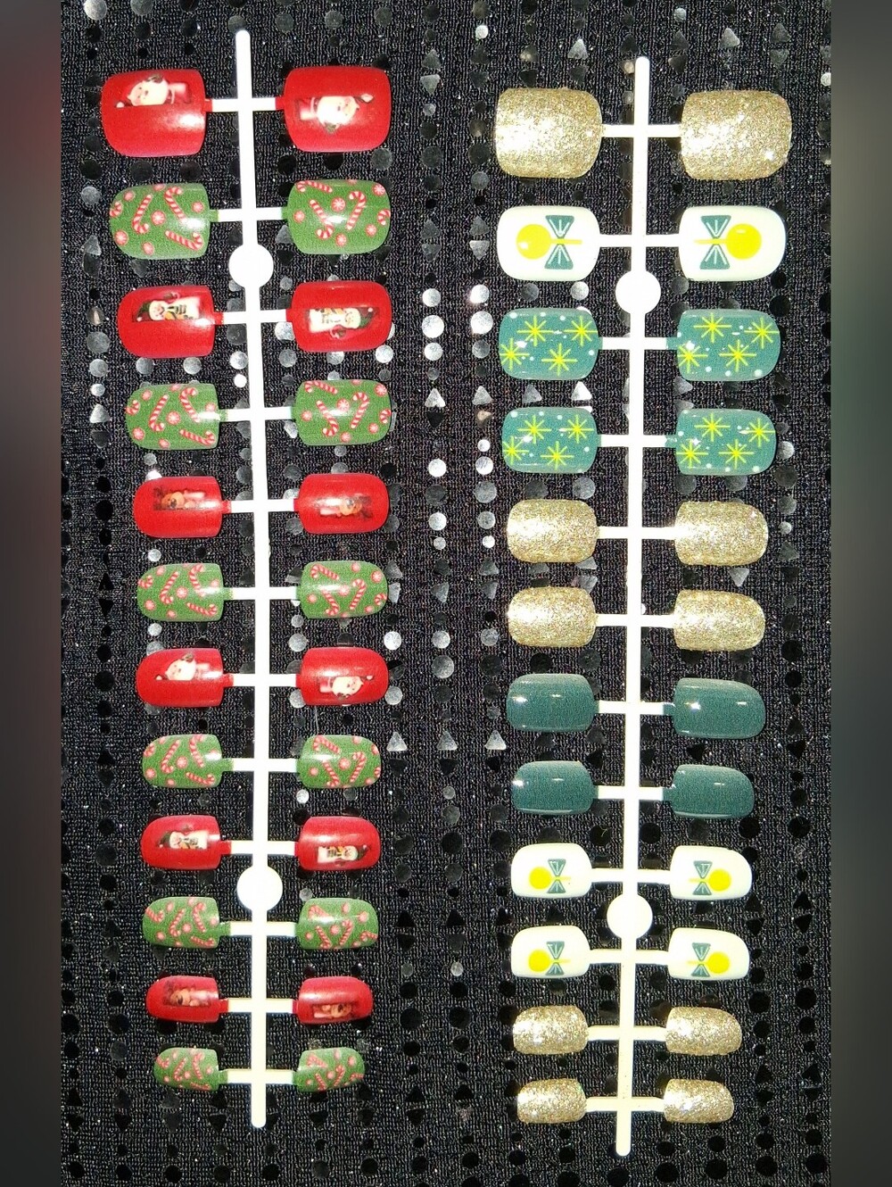 2 sets of press-on/glue-on medium length Christmas fingernails 48 Pieces